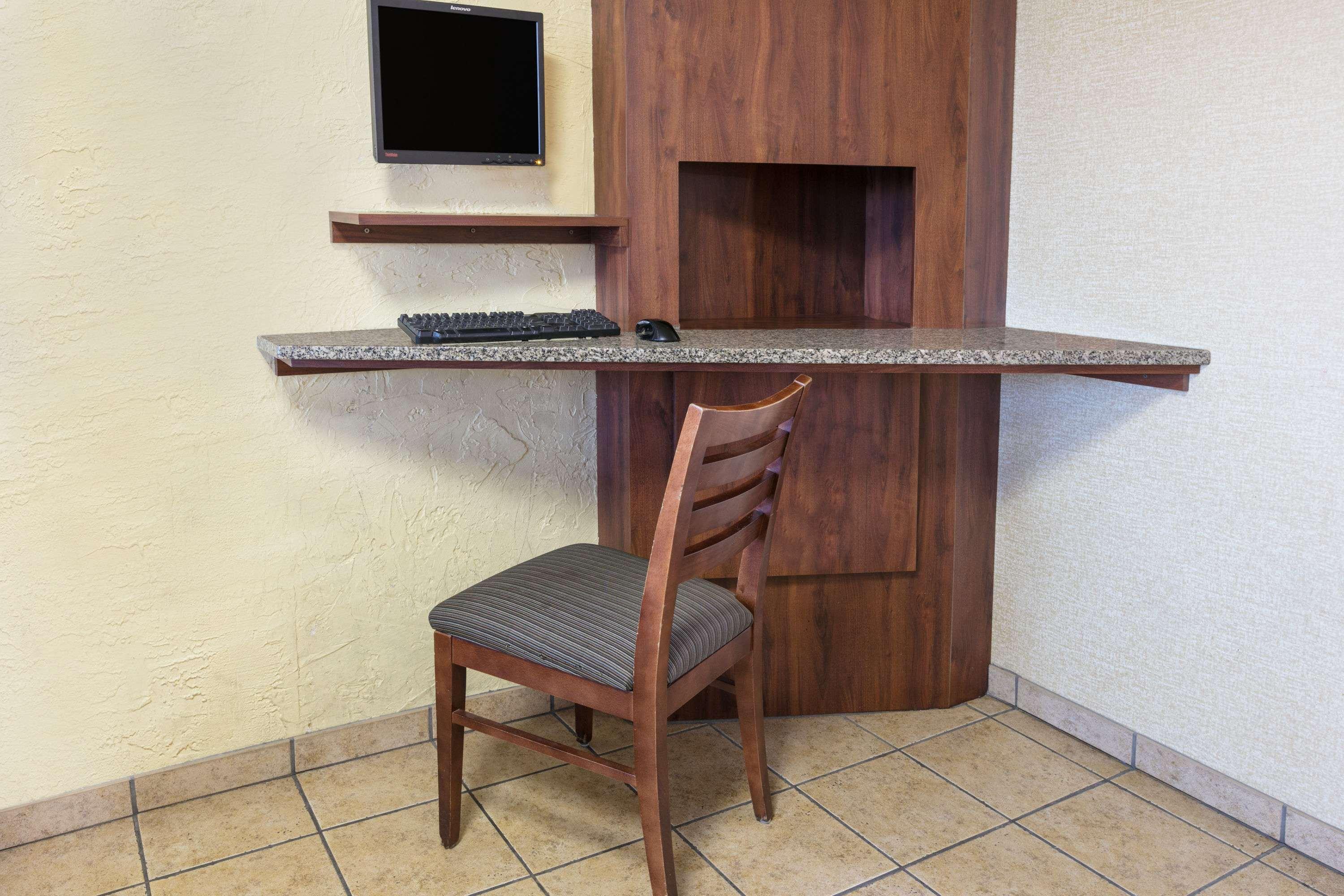 Quality Inn - Denton Bagian luar foto