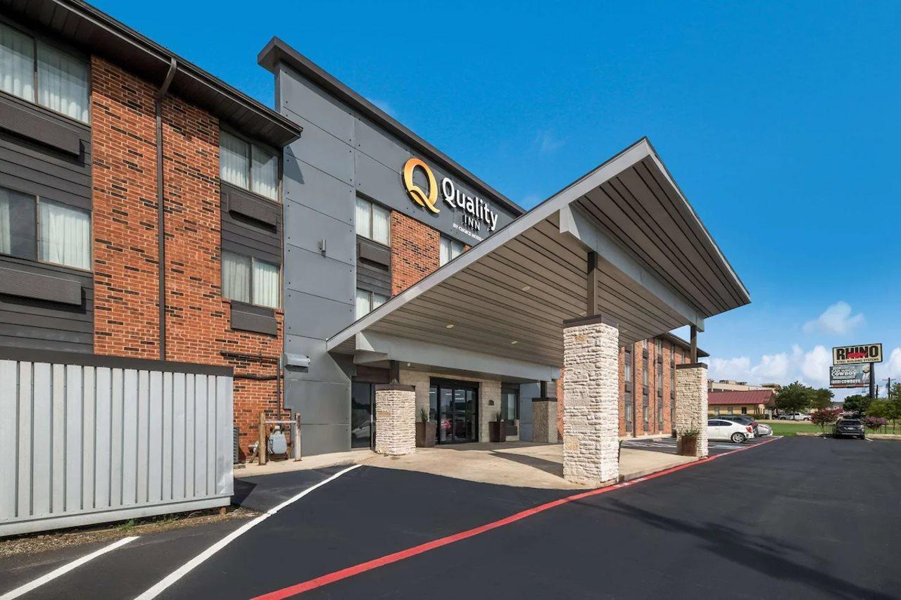 Quality Inn - Denton Bagian luar foto