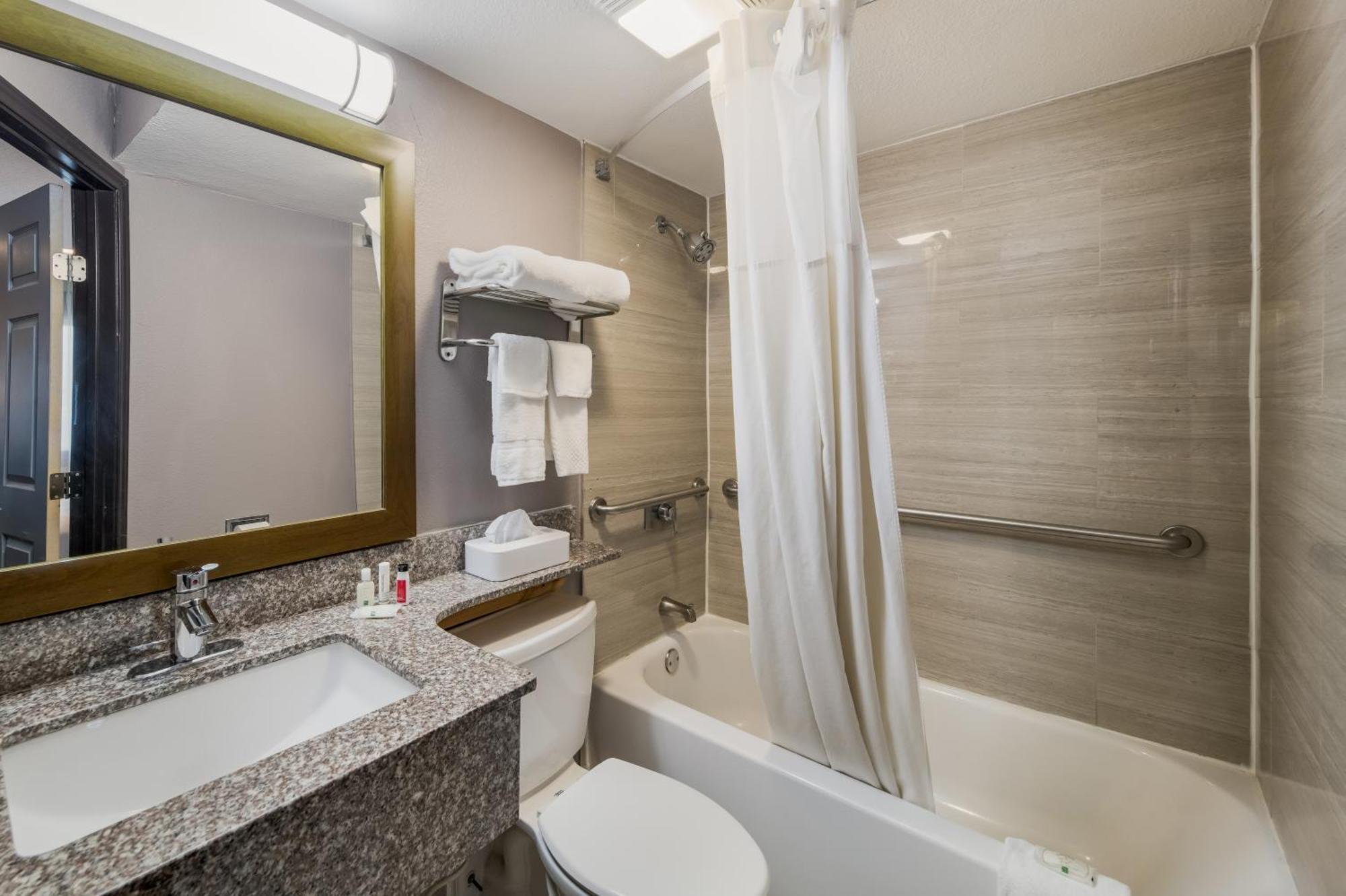 Quality Inn - Denton Bagian luar foto