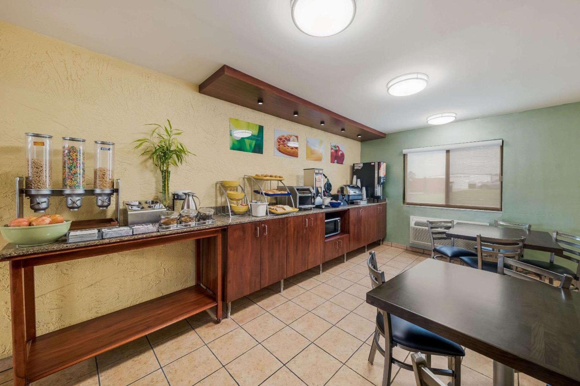 Quality Inn - Denton Bagian luar foto