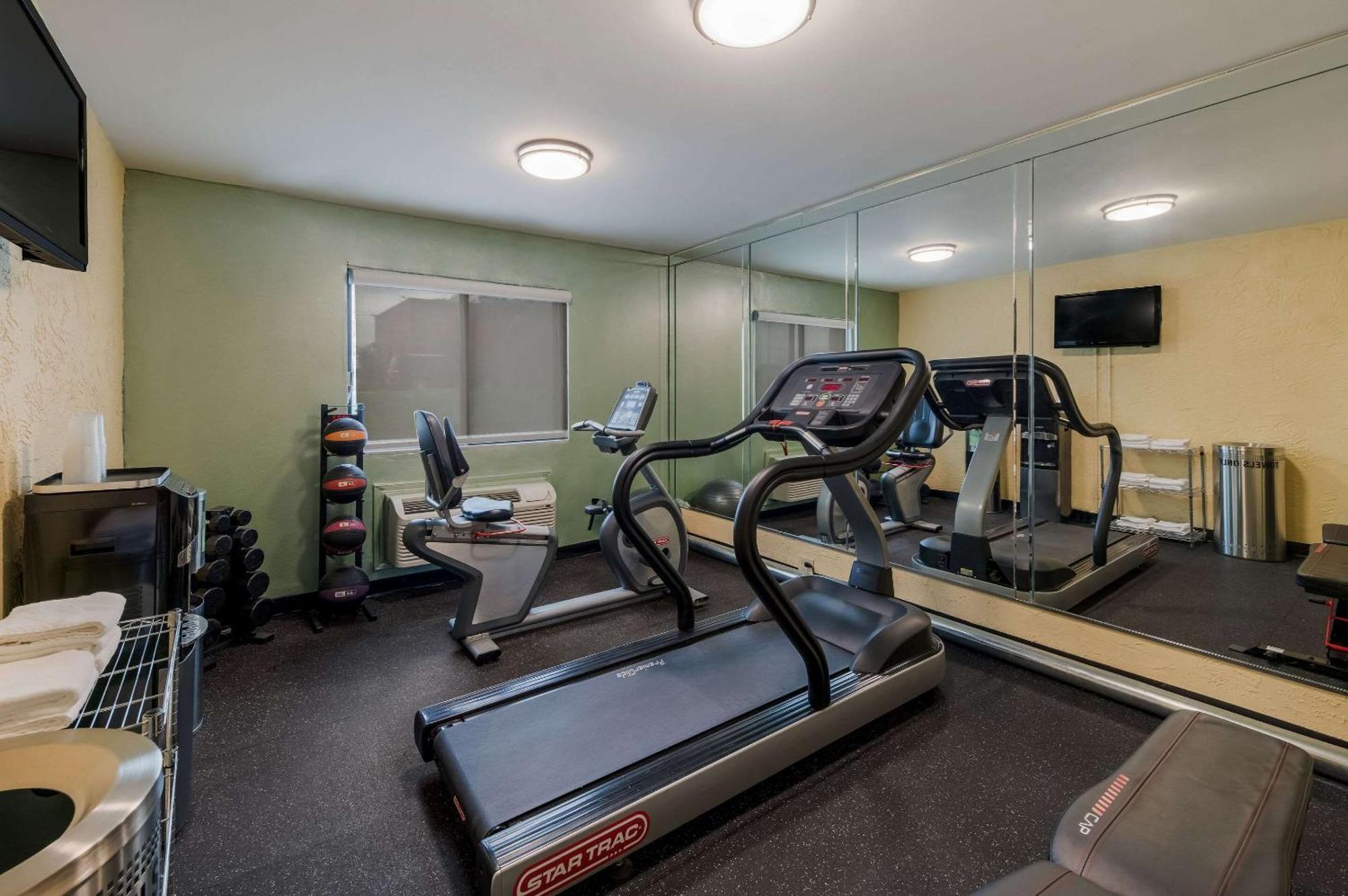 Quality Inn - Denton Bagian luar foto