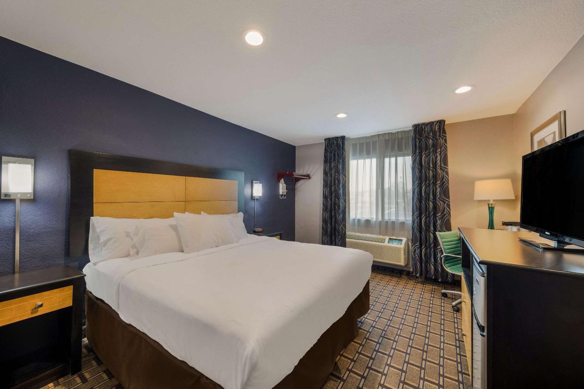 Quality Inn - Denton Bagian luar foto