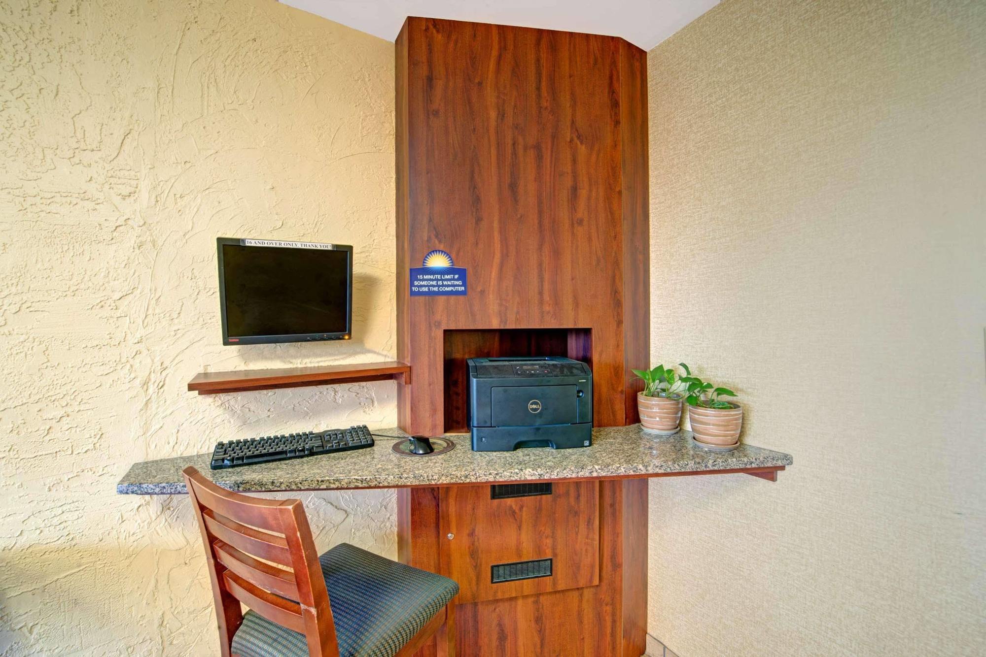Quality Inn - Denton Bagian luar foto