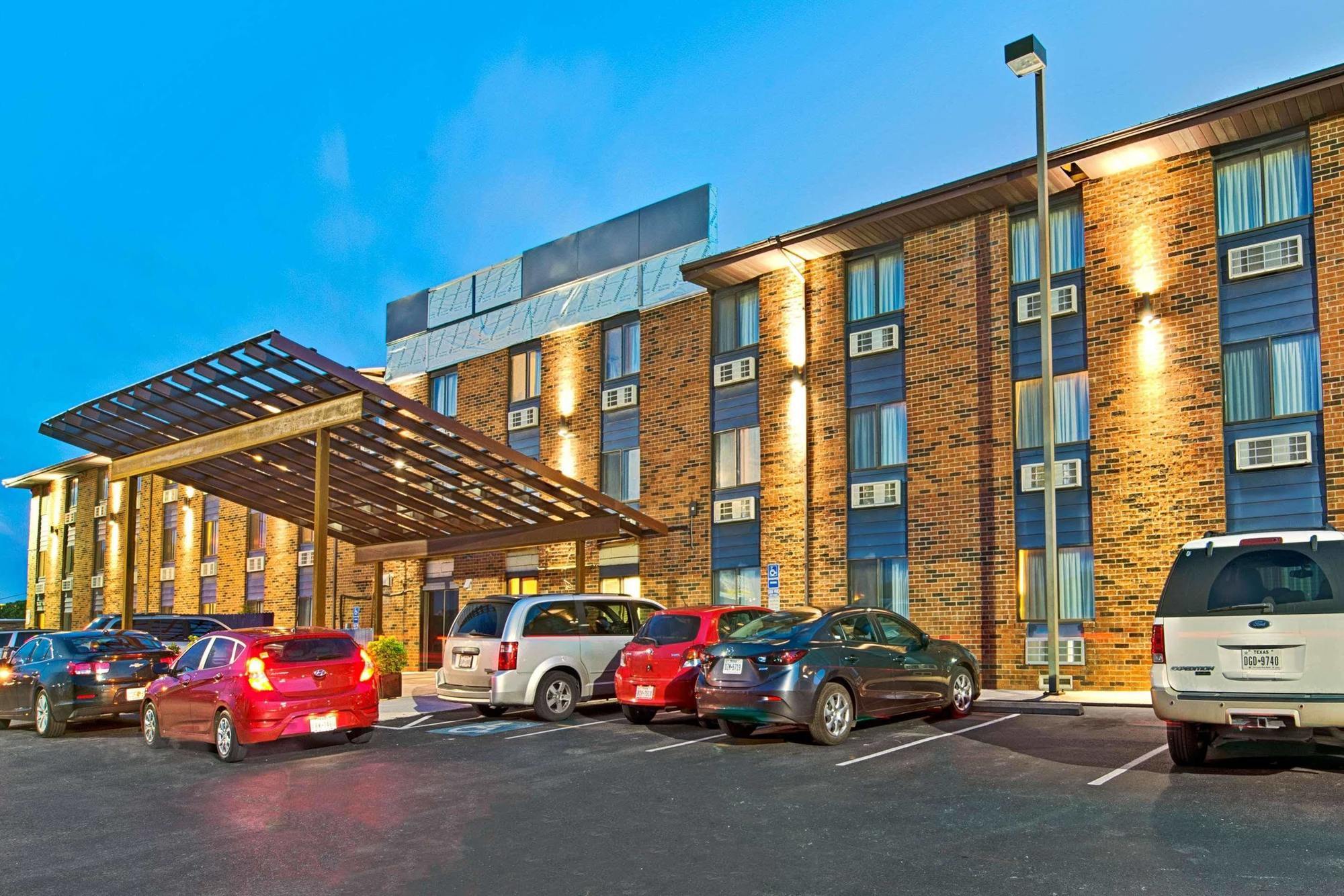 Quality Inn - Denton Bagian luar foto